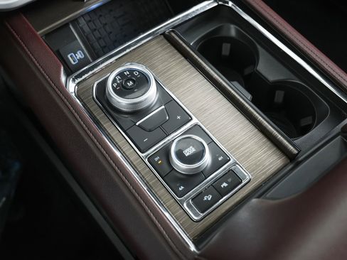 Used 2024 Ford Expedition Limited image 32