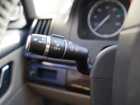 Used 2013 Land Rover LR2 image 32