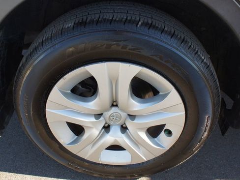 Used 2014 Toyota RAV4 LE image 15