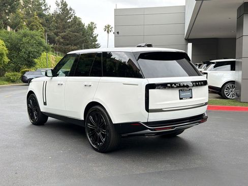 New 2026 Land Rover Range Rover SE image 3