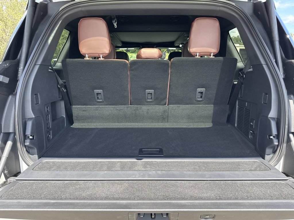 New 2026 Lincoln Navigator Reserve AWD/4WD image 11