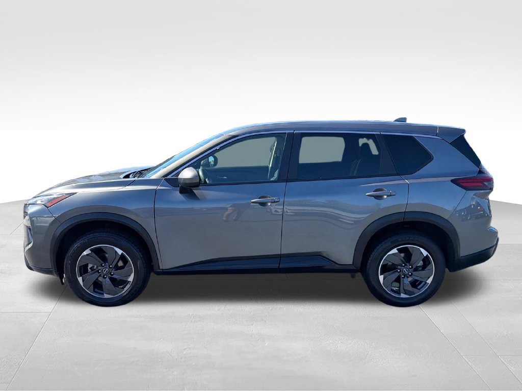 Used 2024 Nissan Rogue SV FWD image 2