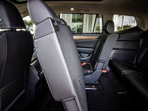 New 2026 Volkswagen Atlas SE image 48