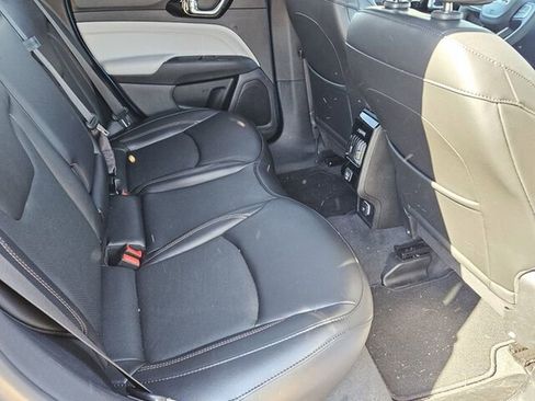 Used 2023 Jeep Compass Limited image 12