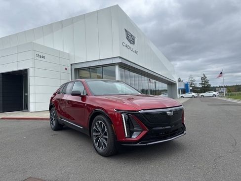 New 2025 Cadillac Lyriq Sport image 9