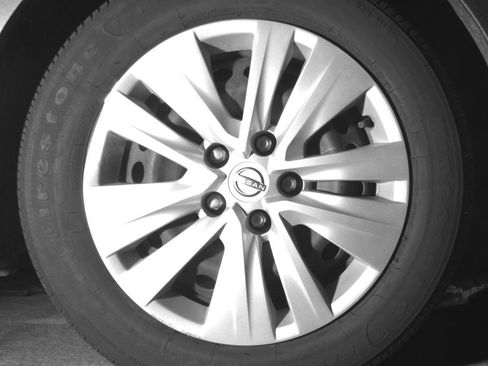 Used 2025 Nissan Sentra S image 13