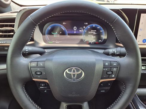 Used 2025 Toyota Crown Nightshade image 15