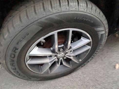 Used 2018 Jeep Grand Cherokee Limited image 7