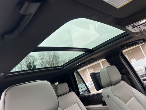 Used 2021 GMC Yukon SLT w/ SLT Luxury Plus Package image 38