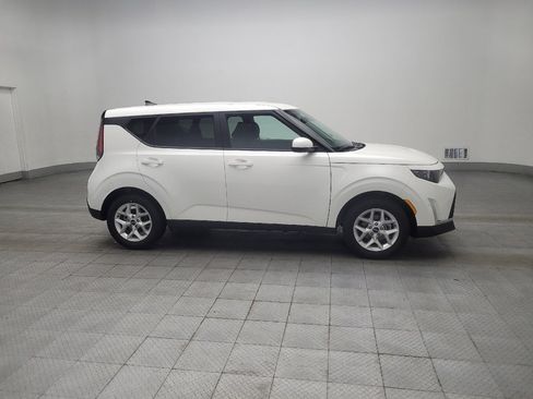 Used 2025 Kia Soul LX w/ LX Technology Package image 11