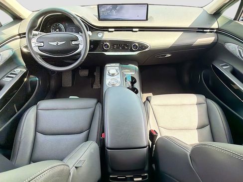 Used 2025 Genesis GV70 2.5T image 4