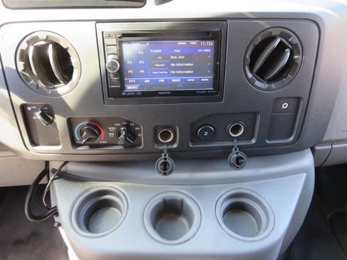 Used 2013 Ford E-250 and Econoline 250 Extended w/ PWR Group image 16