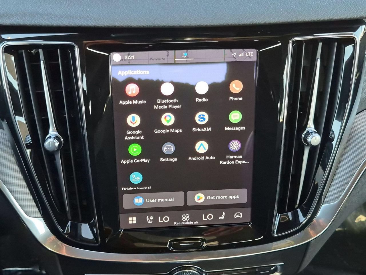 Certified 2024 Volvo S60 T8 Plus w/ Climate Package AWD/4WD image 17