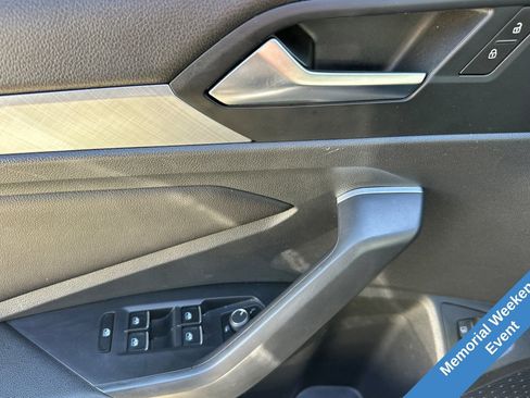 Used 2024 Volkswagen Jetta SE FWD image 13