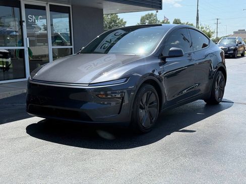Used 2026 Tesla Model Y Long Range AWD/4WD image 5