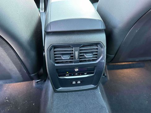 Used 2024 BMW 330i xDrive Sedan image 11