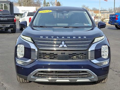 Used 2024 Mitsubishi Outlander SE image 2