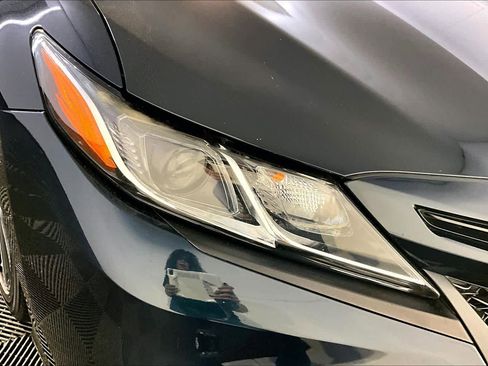 Used 2020 Toyota Camry SE image 27