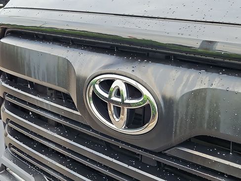 Used 2022 Toyota Tundra SR5 AWD/4WD image 35