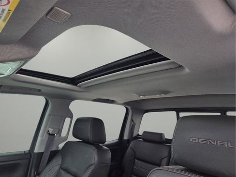 Used 2017 GMC Sierra 2500 Denali w/ Duramax Plus Package image 3