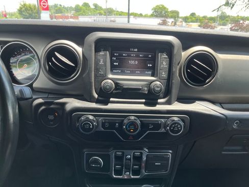 Used 2018 Jeep Wrangler Unlimited Sport S AWD/4WD image 15