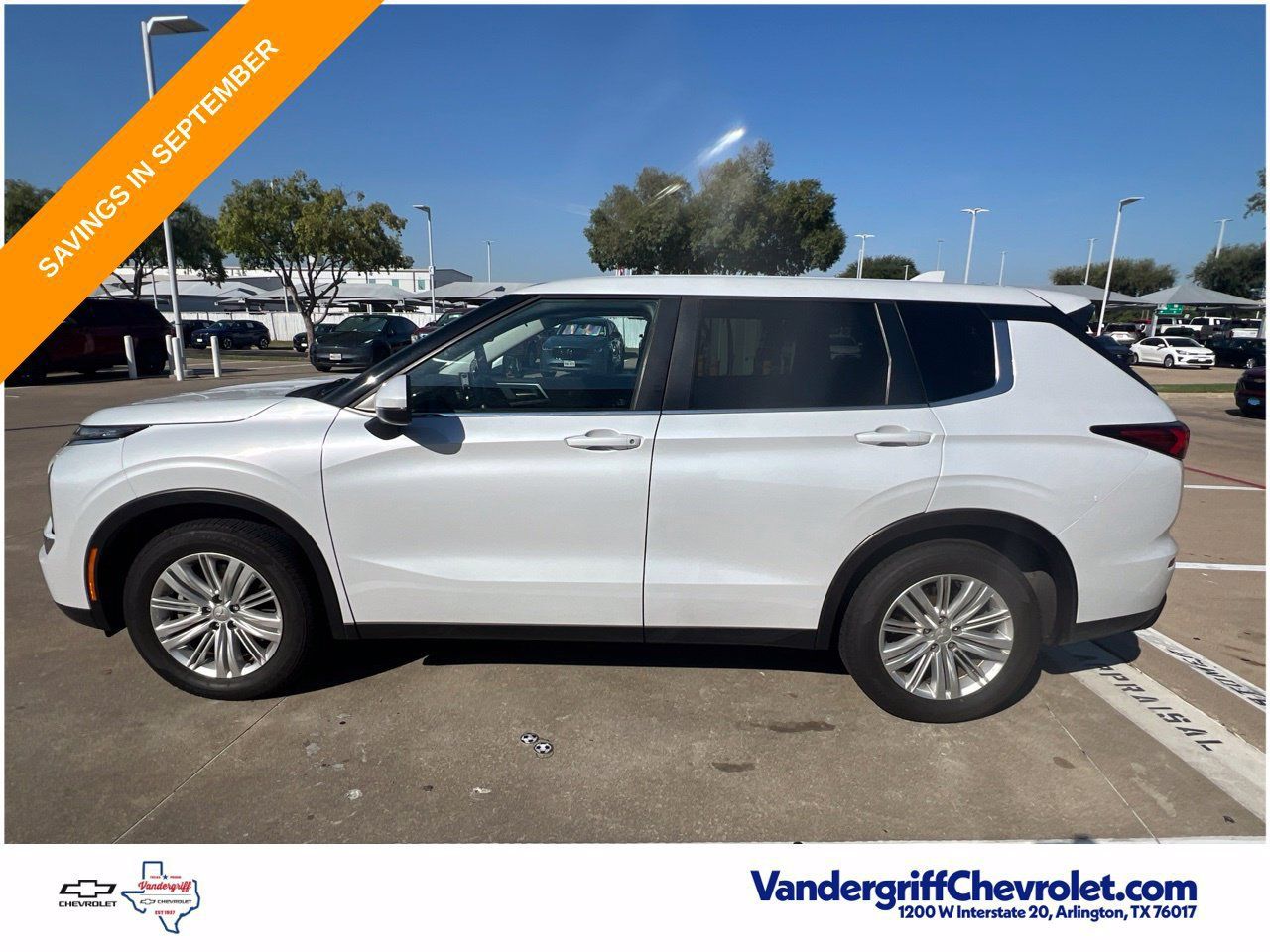Used 2024 Mitsubishi Outlander ES FWD image 13