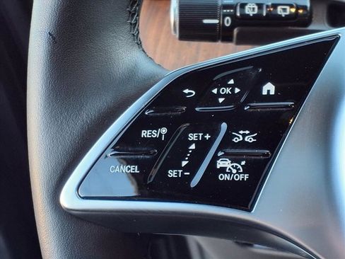 Used 2025 Mercedes-Benz GLC 300 image 10