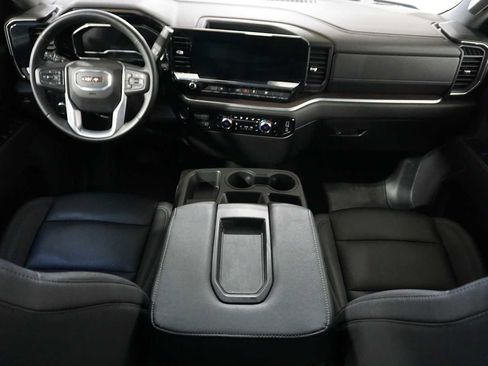 Certified 2025 GMC Sierra 1500 SLT image 19
