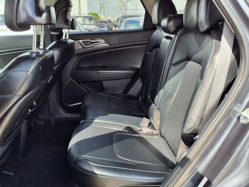 Used 2023 Kia Sportage EX image 18