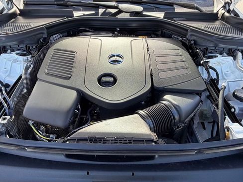 Used 2024 Mercedes-Benz GLC 300 image 32