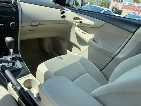Used 2012 Toyota Corolla L FWD image 17