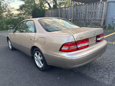 Used 2001 Lexus ES 330 FWD image 7
