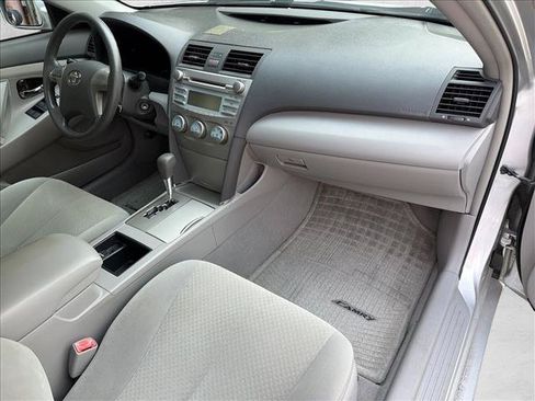 Used 2009 Toyota Camry LE FWD image 24