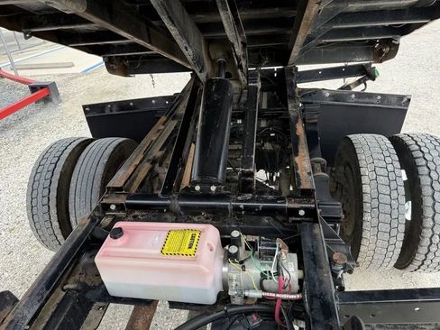 Used 2017 Ford F550 4x4 Crew Cab Super Duty image 11