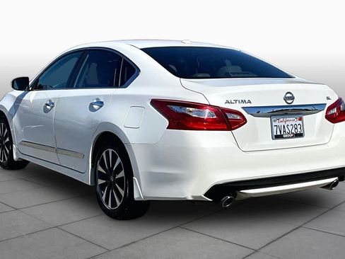 Used 2016 Nissan Altima 2.5 SL w/ 2.5 Technology w/LED Package FWD image 11