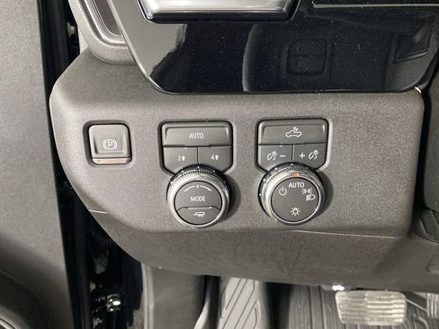 New 2026 GMC Sierra 1500 SLE image 19