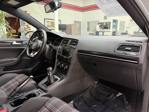 Used 2017 Volkswagen GTI Sport FWD image 16