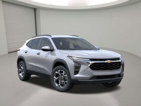 New 2026 Chevrolet Trax LT w/ Driver Confidence Package image 7
