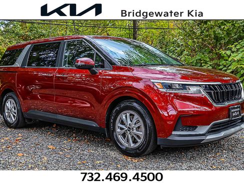 Certified 2023 Kia Carnival LX image 1