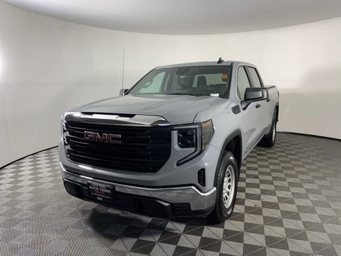 Used 2025 GMC Sierra 1500 Pro w/ Convenience Package image 5