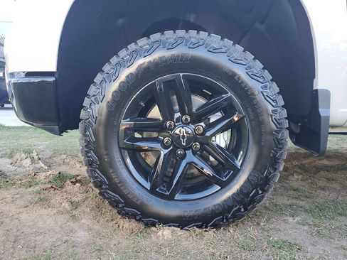 New 2026 Chevrolet Silverado 1500 Custom Trail Boss w/ LPO, Dark Essentials Package image 6