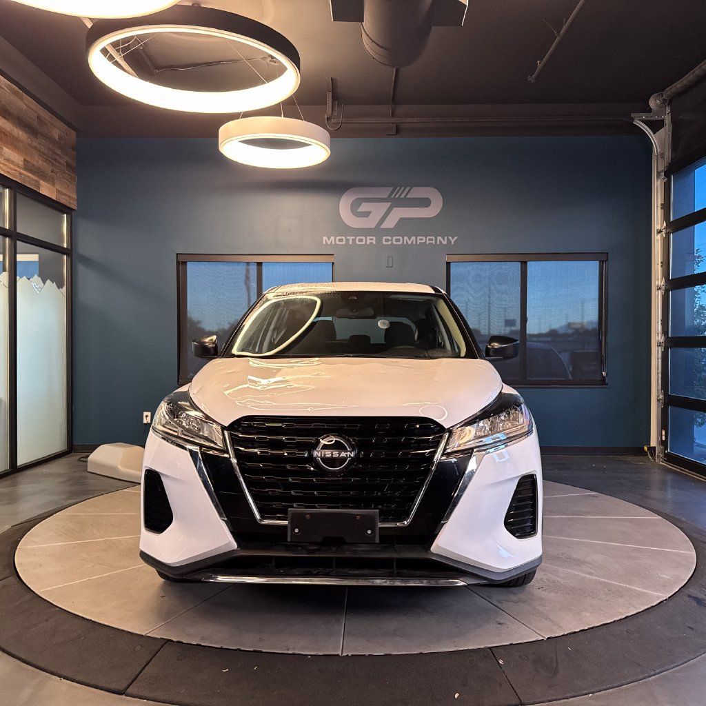 Used 2022 Nissan Kicks S FWD image 8