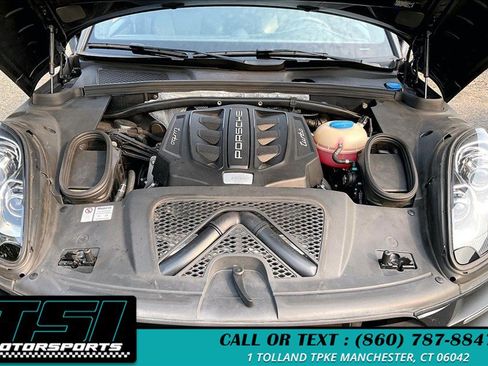 Used 2017 Porsche Macan Turbo AWD/4WD image 10