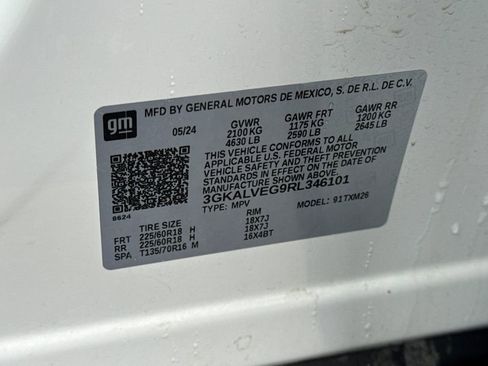 Used 2024 GMC Terrain SLT image 28