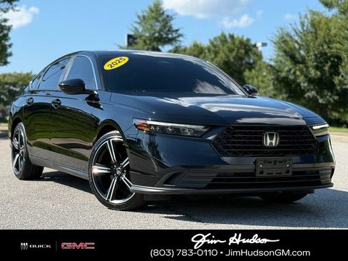 Used 2025 Honda Accord Sport image 1