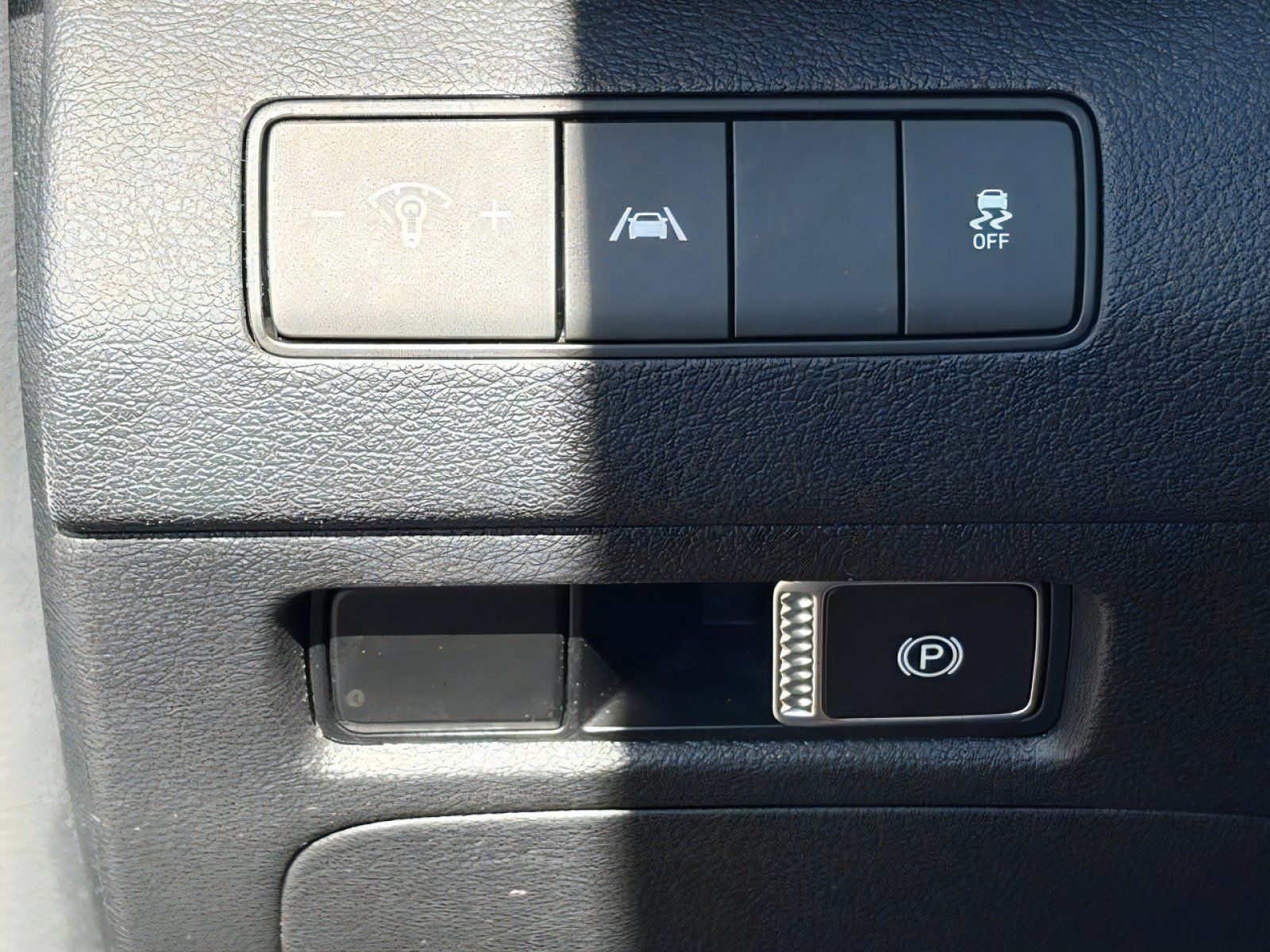 Used 2022 Hyundai Santa Fe SEL FWD image 18