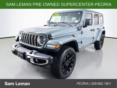 Used 2025 Jeep Wrangler Unlimited Sahara w/ Safety Group image 3