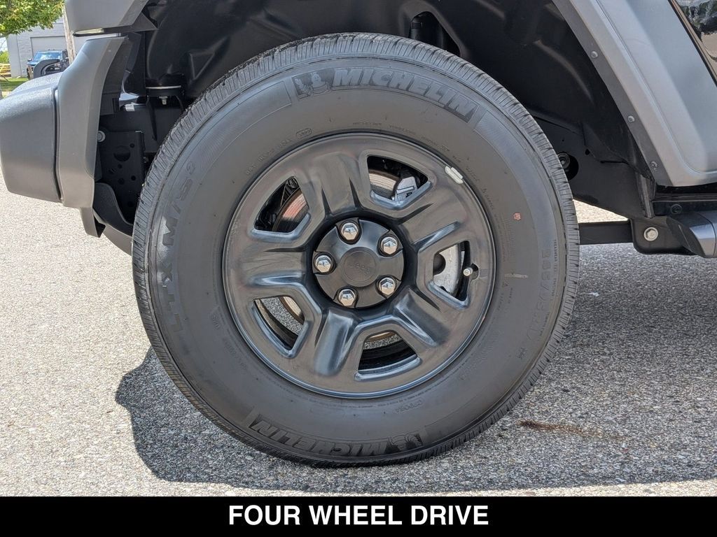 Used 2023 Jeep Wrangler Sport AWD/4WD image 15