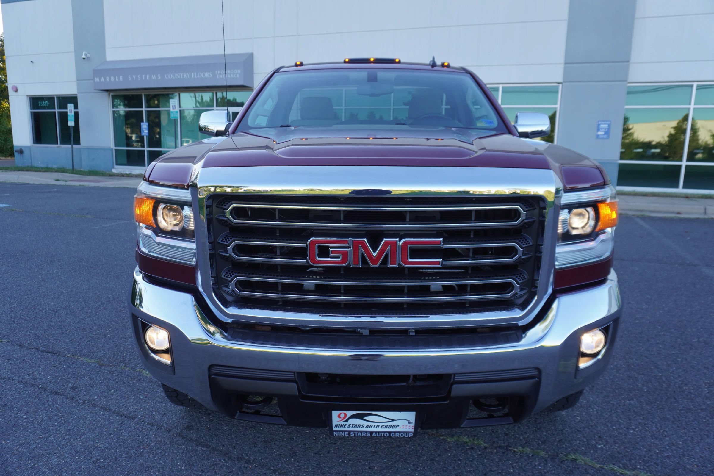 Used 2015 GMC Sierra 2500 SLE w/ SLE Preferred Package AWD/4WD image 2