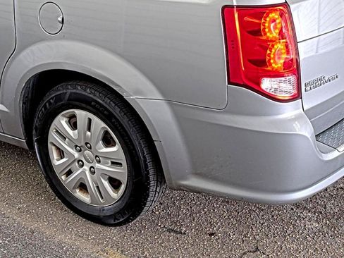 Used 2017 Dodge Grand Caravan SE w/ Power Window Group FWD image 12